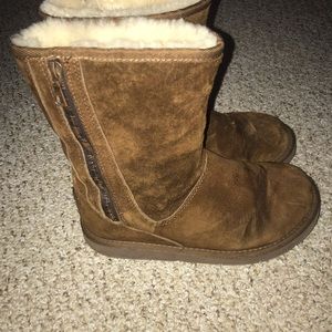 UGG SIDE ZIP CHESTNUT BOOTS MIDRISE